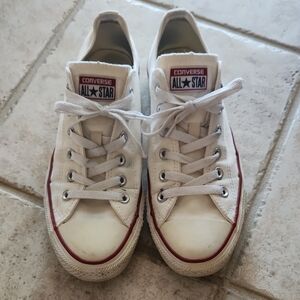 Converse Chuck Taylor Allstars In White Canvas Mens Size 8 Or Womens Size 10